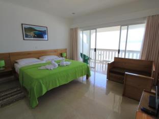 Marie-France Beach Front Apartments 라디게 외부 사진